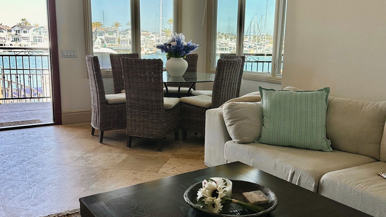 Photo of Livingroom in West Newport