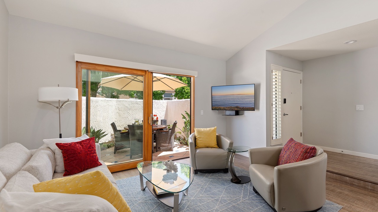 Photo of Livingroom in West Mesa