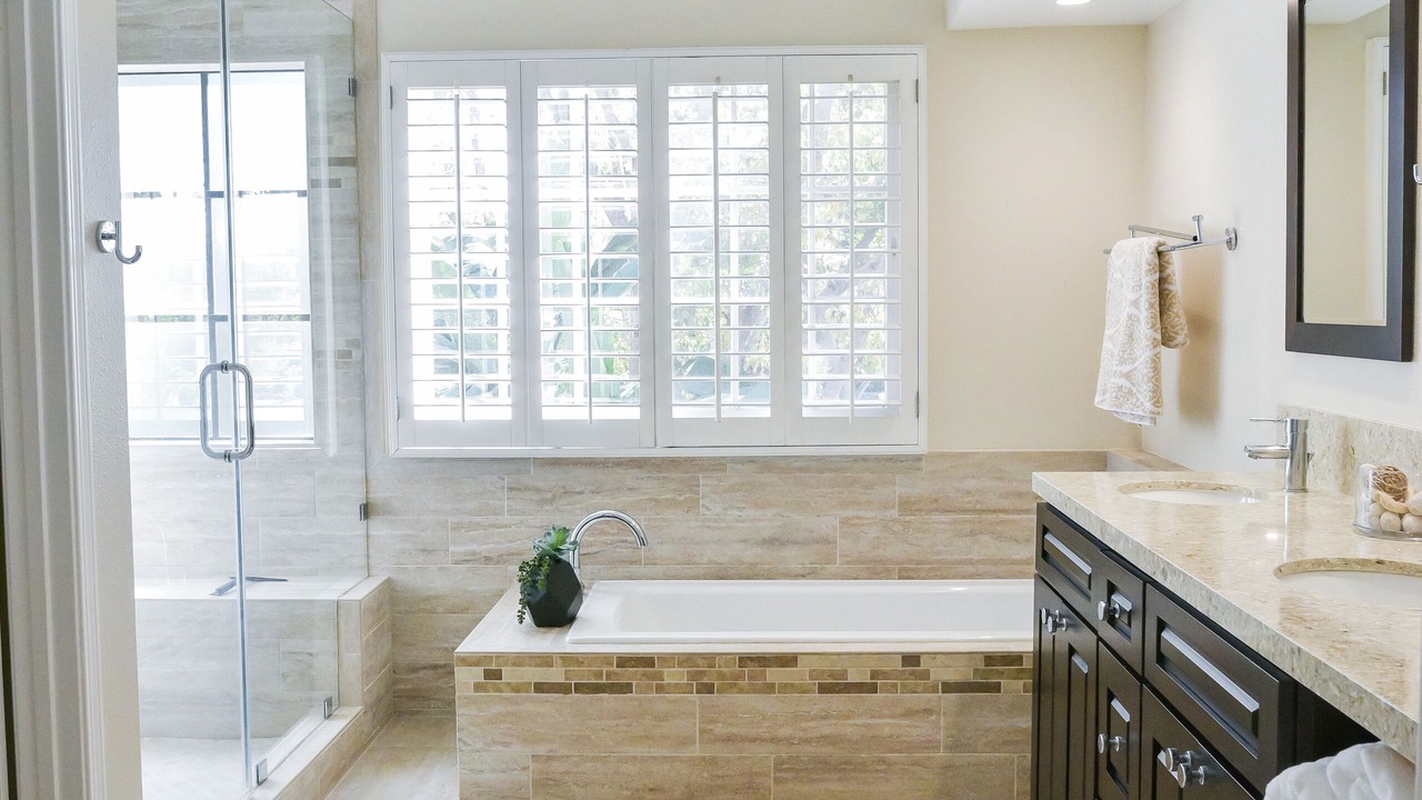 Photo of Bathroom in Harbor