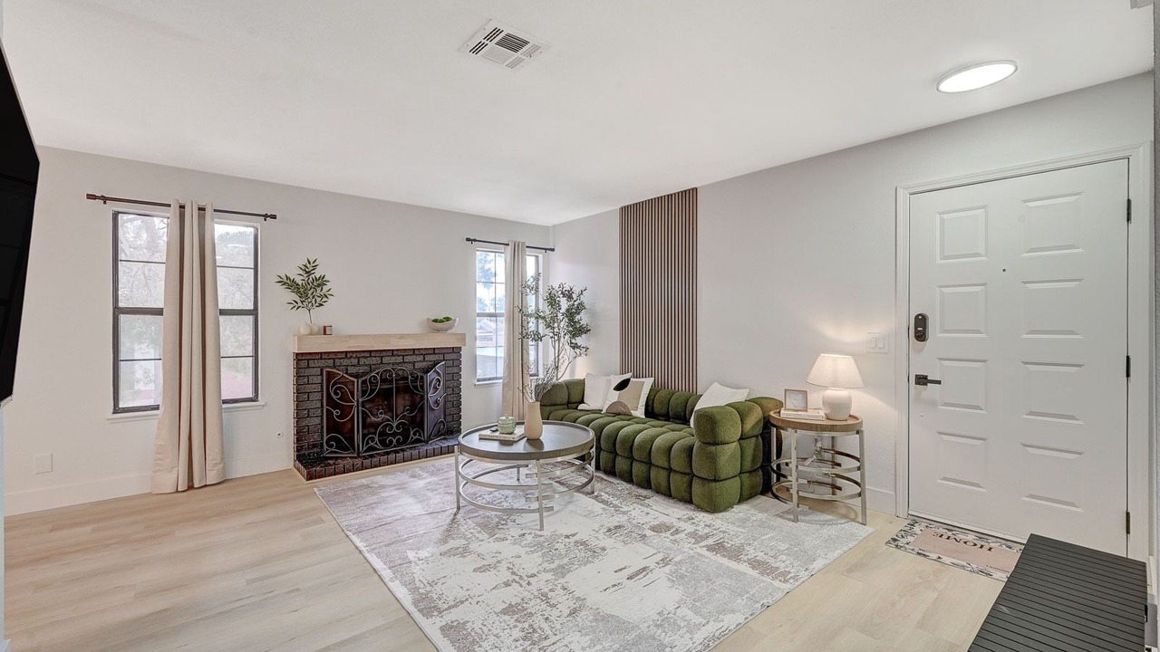 Photo of Livingroom in Spring Valley