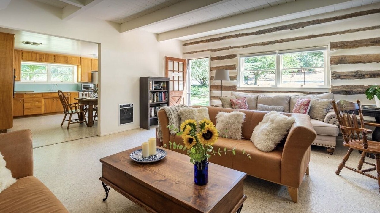 Photo of Livingroom in Kernville