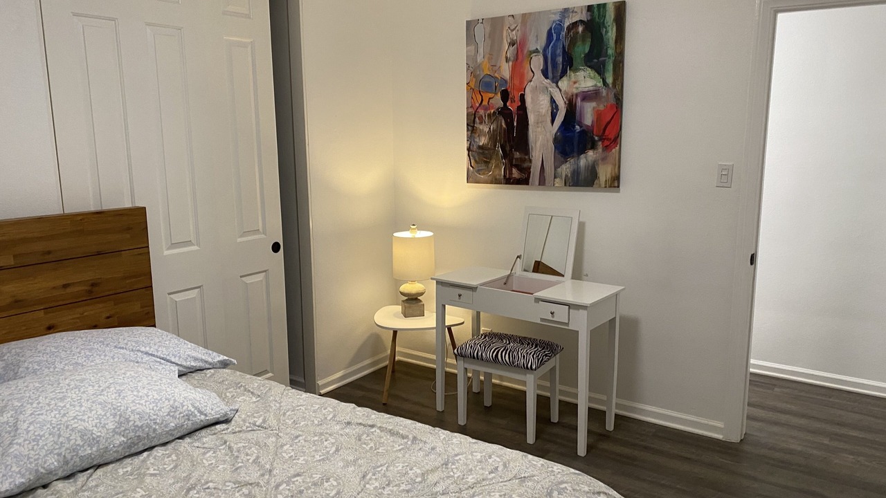 Photo of Bedroom in Warner Center