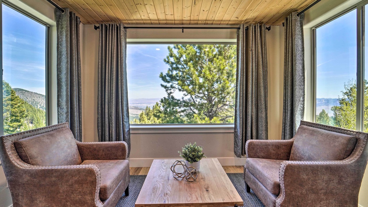 Photo of Livingroom in Reno