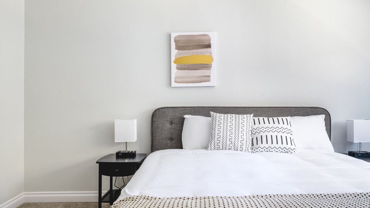 Photo of Bedroom in Beverly Grove