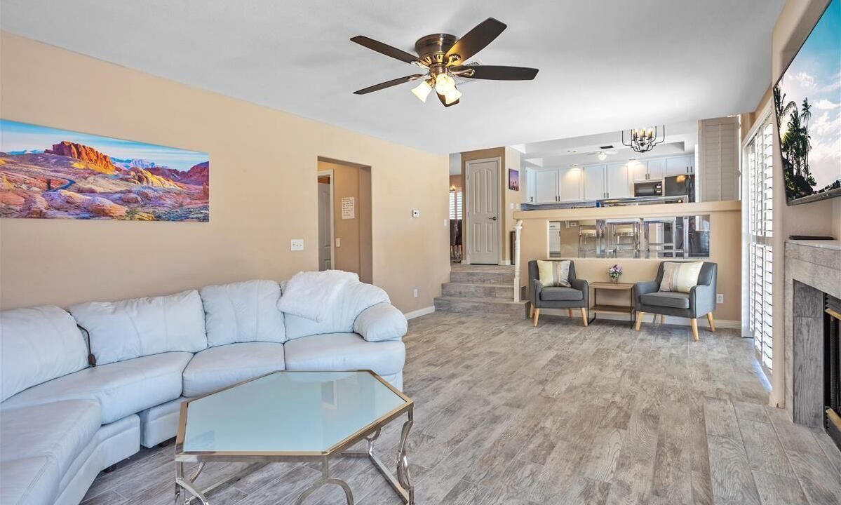 Photo of Livingroom in Green Valley North