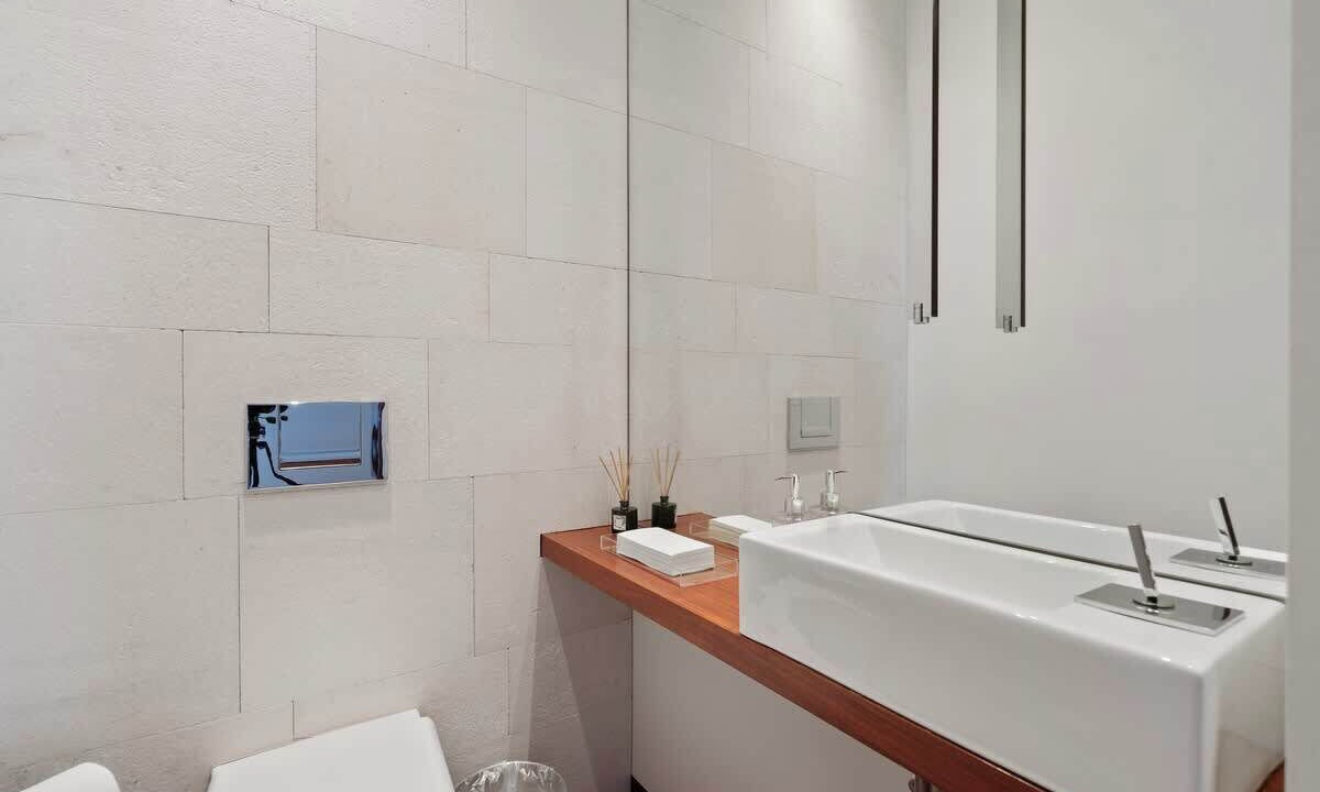 Photo of Bathroom in Hollywood Hills