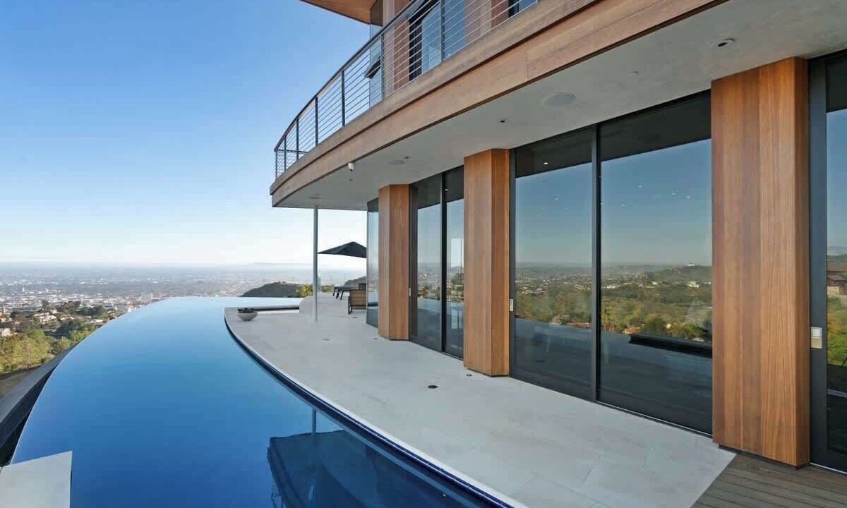 Photo of Outdoor in Hollywood Hills