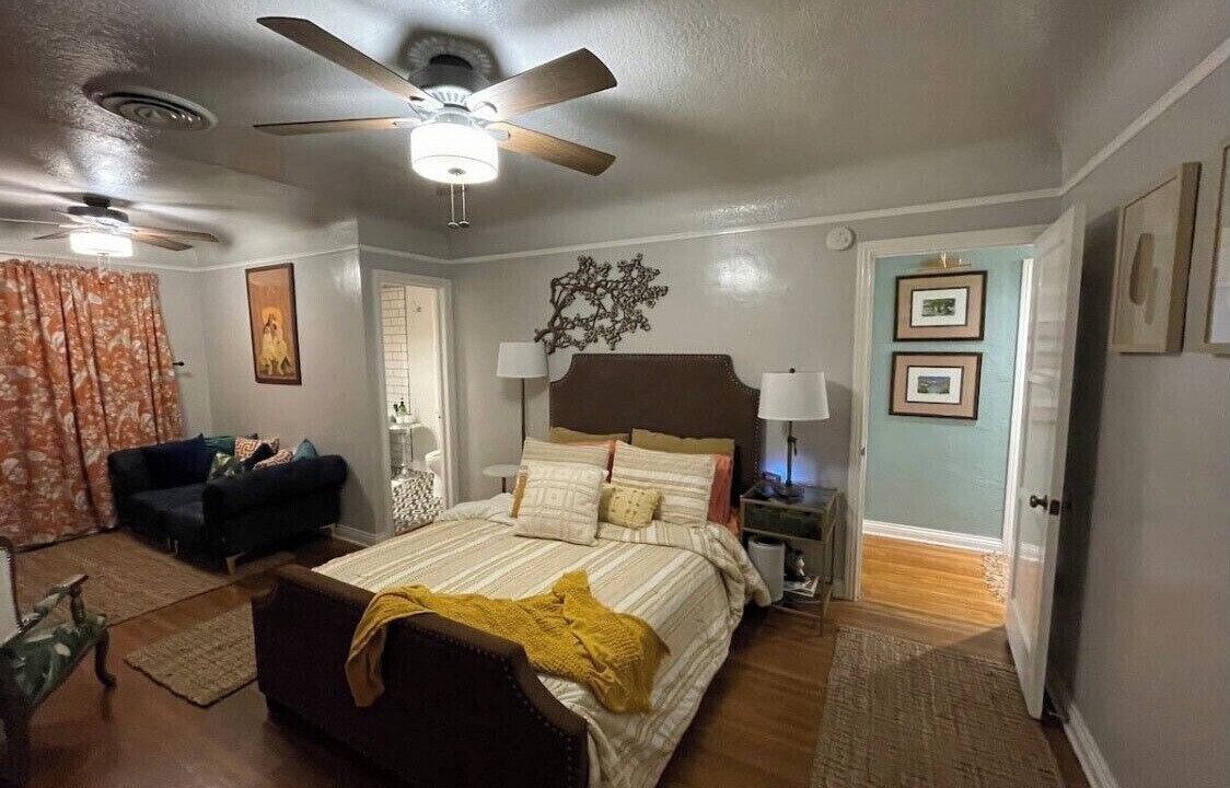Photo of Bedroom in Oleander - Sunset