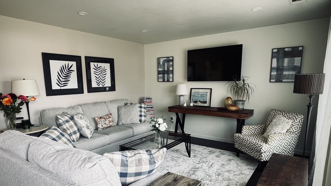 Photo of Livingroom in Rohnerville