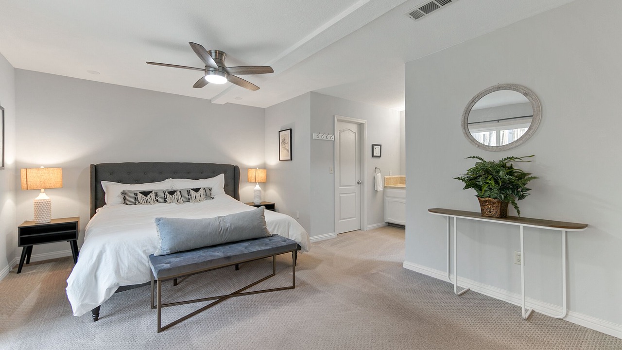 Photo of Bedroom in Midway
