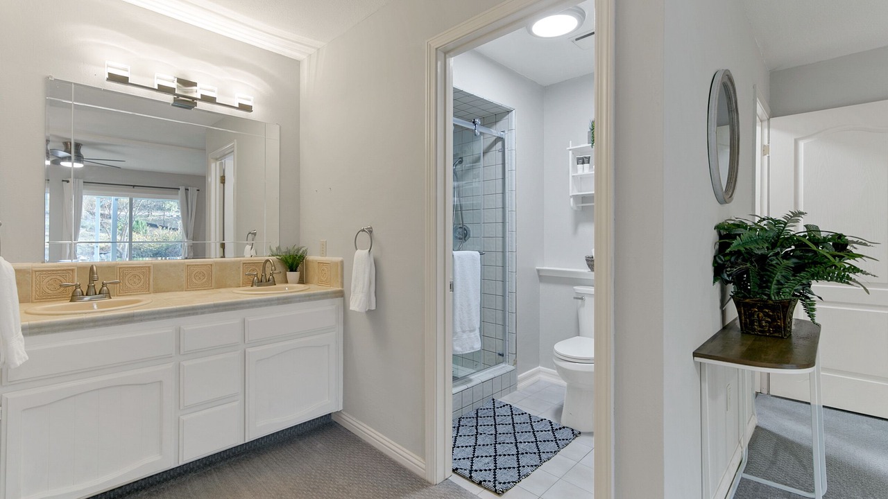 Photo of Bathroom in Midway