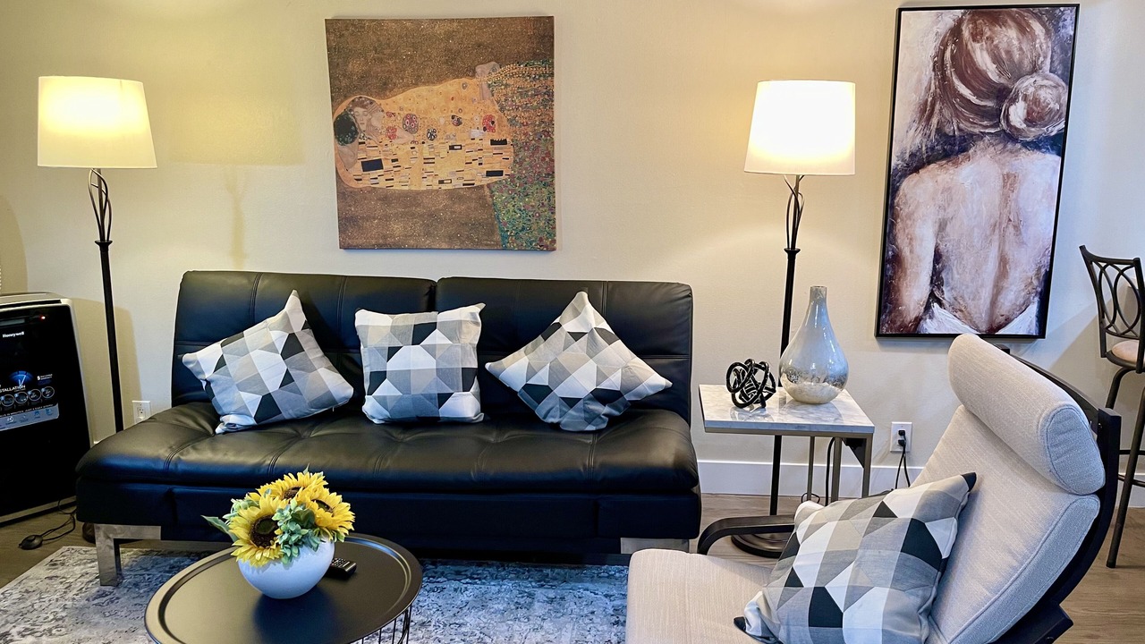 Photo of Bedroom in Downtown North