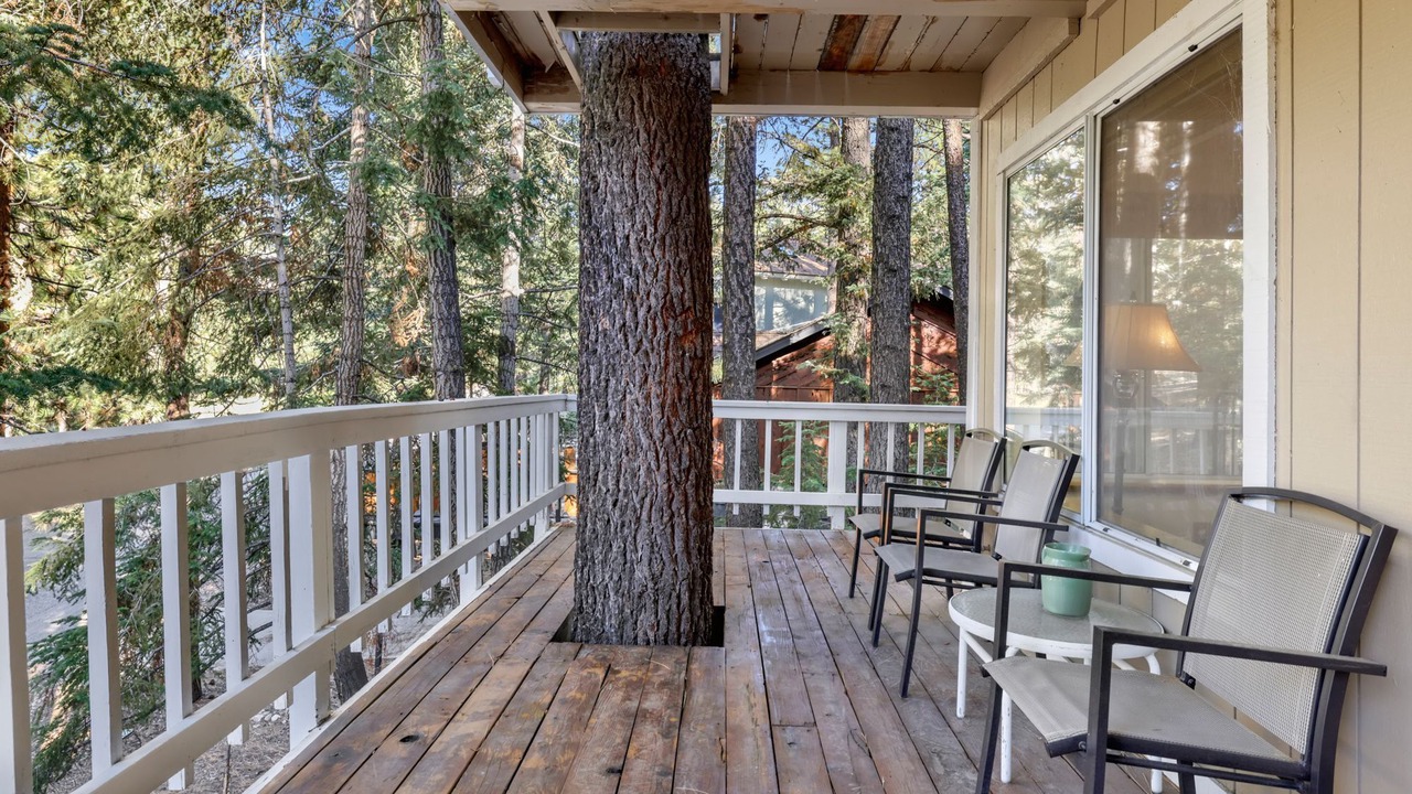 Photo of Patio Balcony in Upper Moonridge