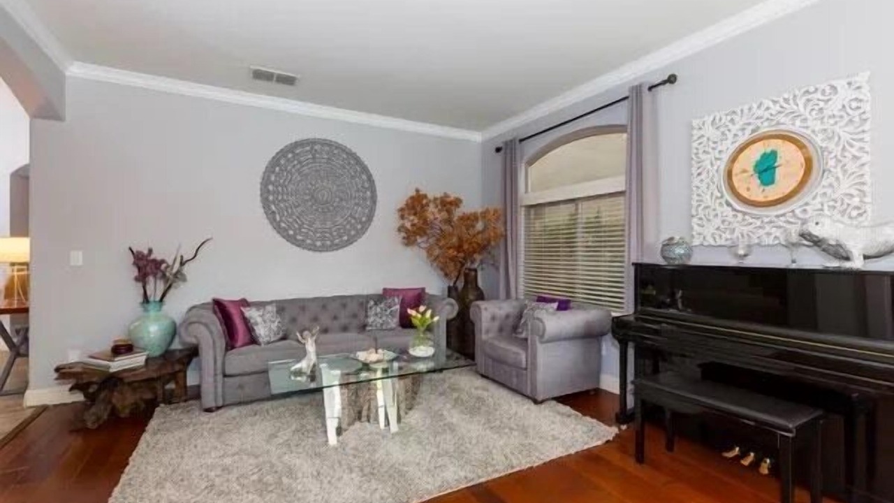 Photo of Livingroom in Roseville
