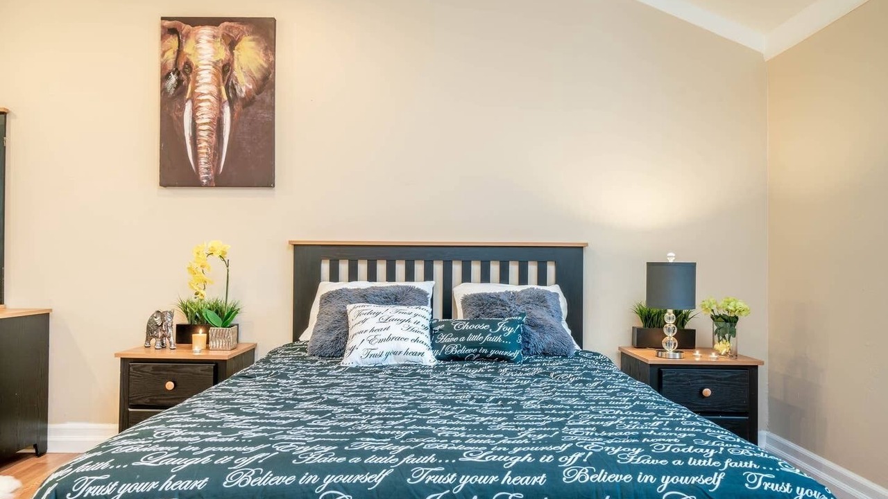 Photo of Bedroom in Cameron Hills