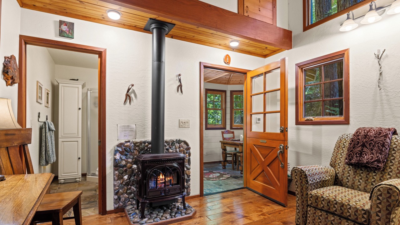 Photo of Bedroom in Cazadero