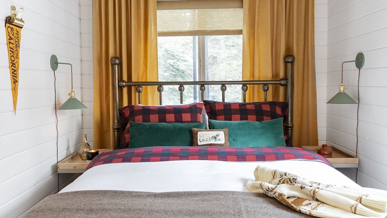 Photo of Bedroom in Serene Lakes