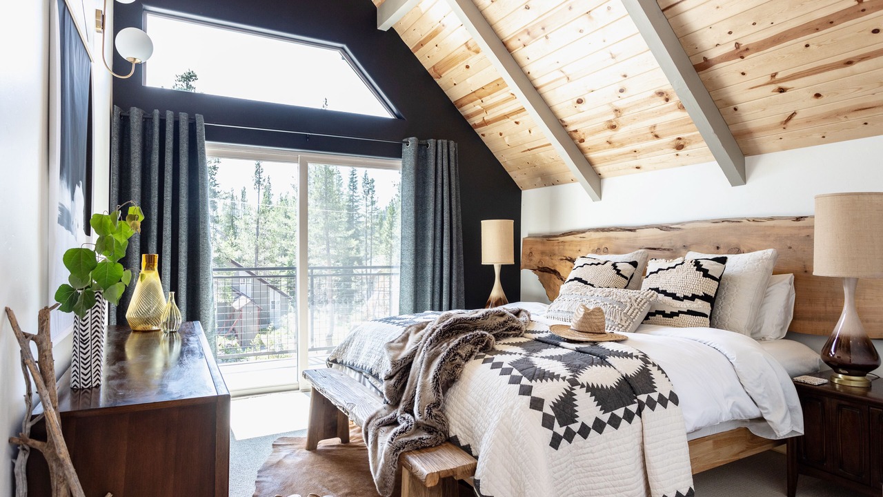 Photo of Bedroom in Serene Lakes