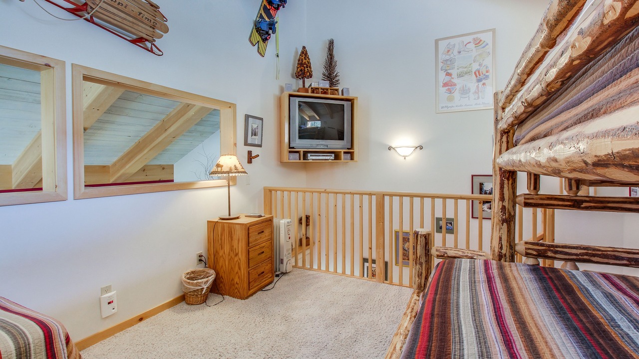 Photo of Bedroom in Mammoth Lakes