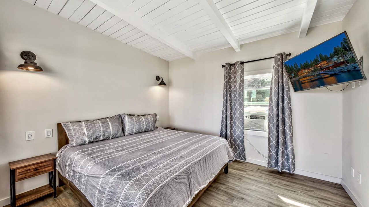 Photo of Bedroom in Walker