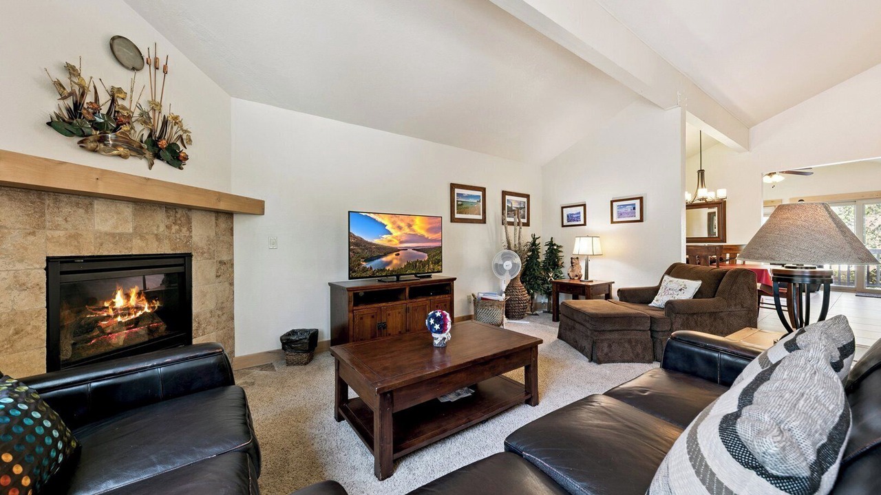 Photo of Livingroom in Highland Woods
