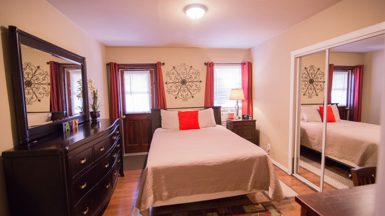 Photo of Bedroom in Mid City