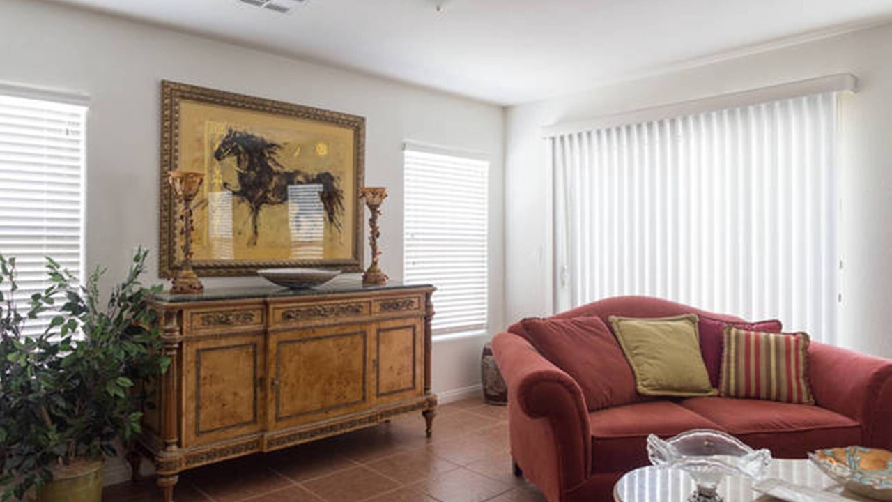 Photo of Livingroom in Enterprise