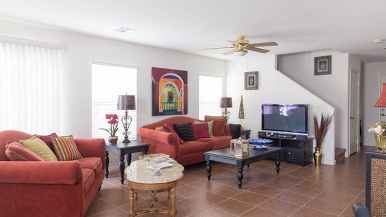 Photo of Livingroom in Enterprise