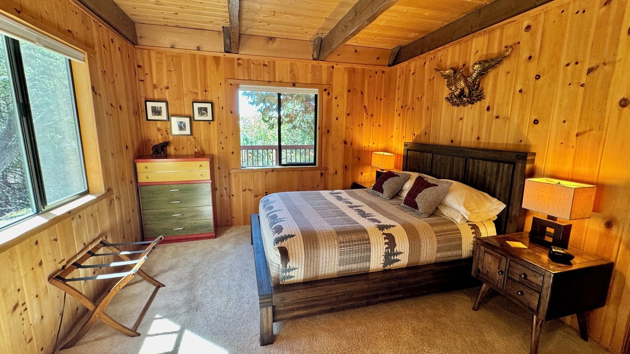 Photo of Bedroom in Idyllwild