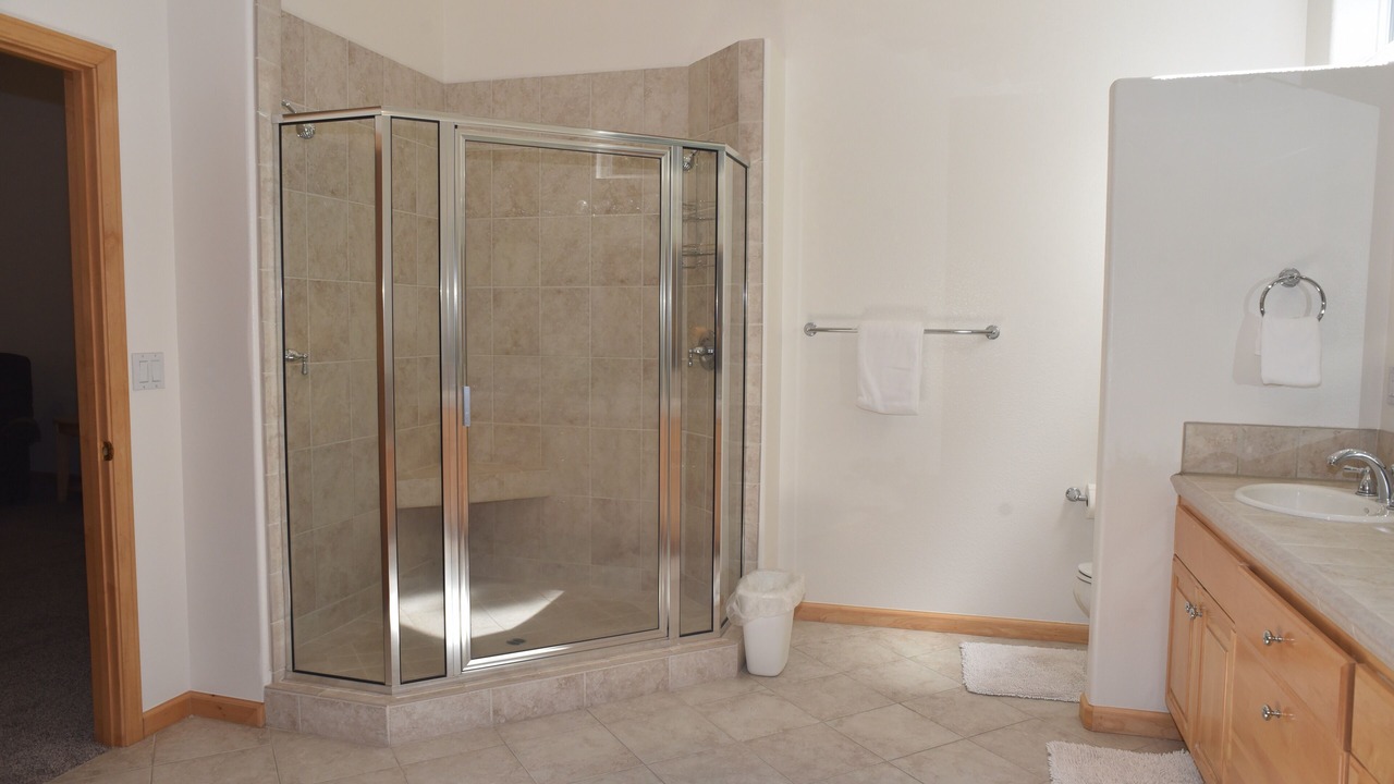 Photo of Bathroom in Pioneer Trail