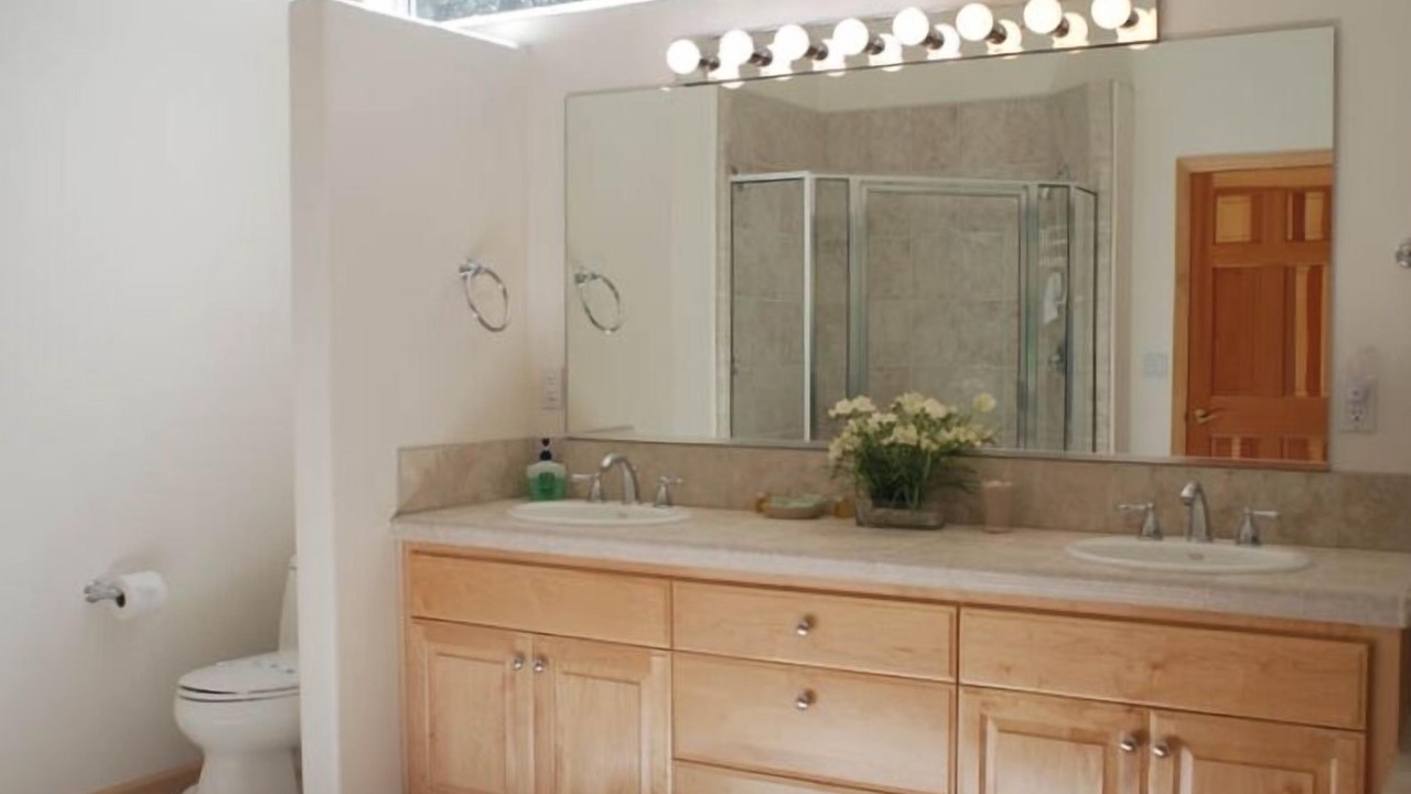 Photo of Bathroom in Pioneer Trail