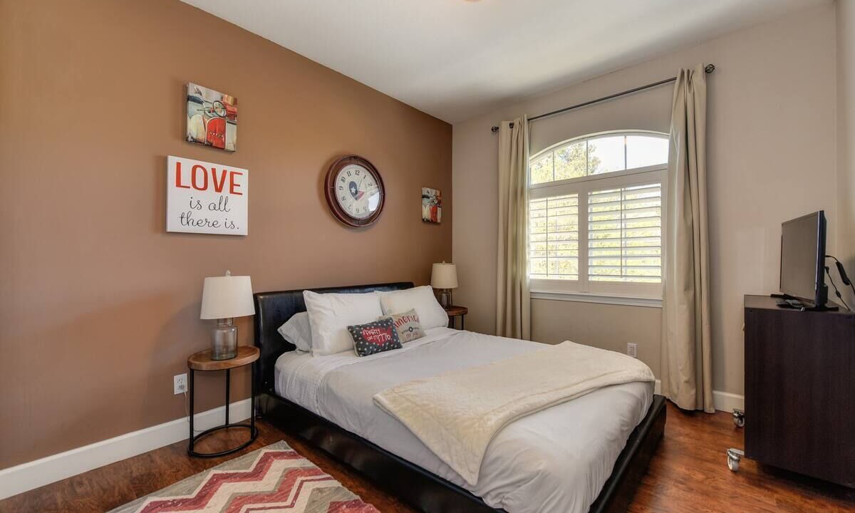 Photo of Bedroom in Westlake