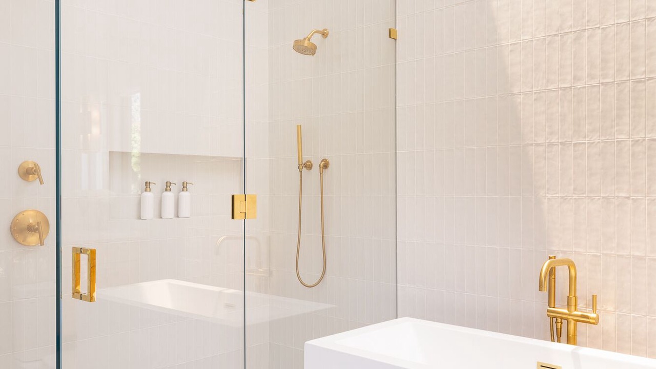 Photo of Bathroom in Hedgerow