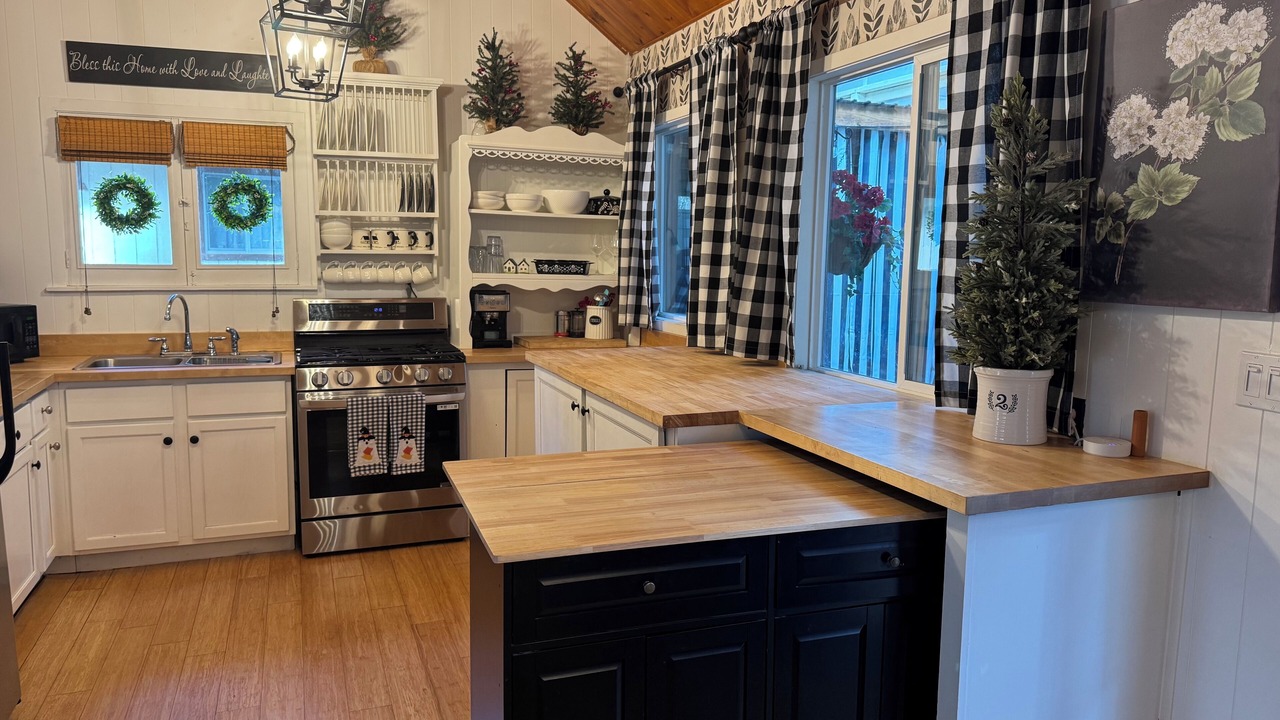Photo of Kitchen in Arrowhead Villas