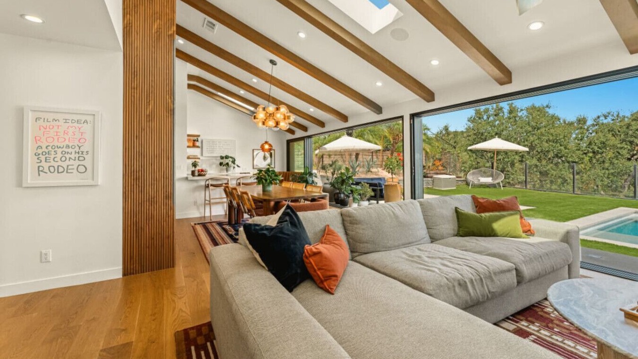 Photo of Livingroom in Studio City