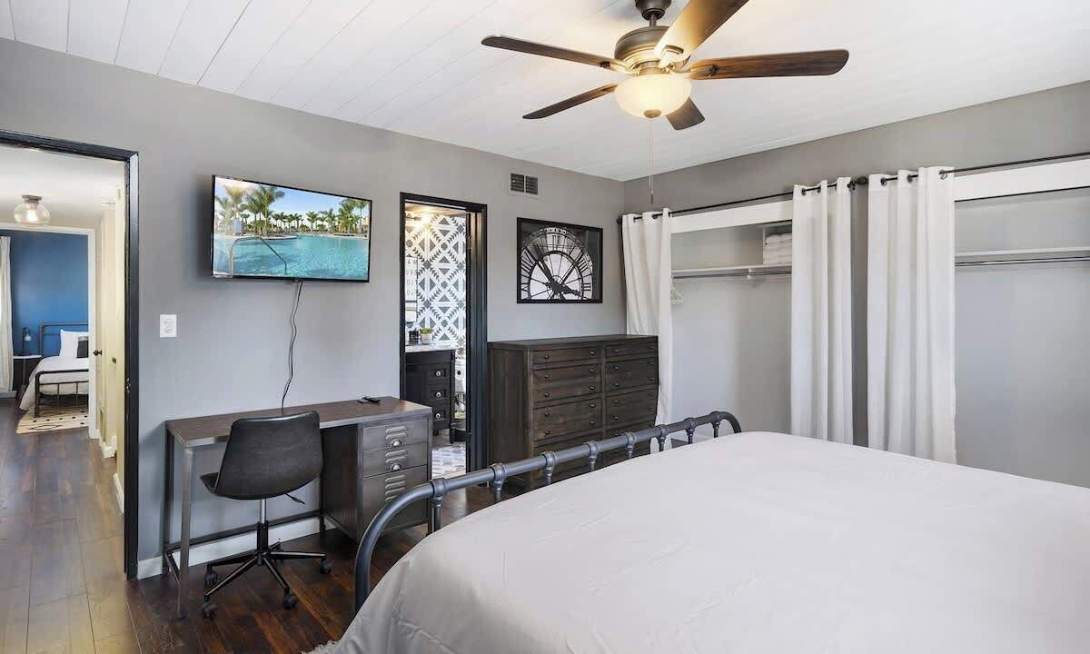 Photo of Bedroom in Valley Village