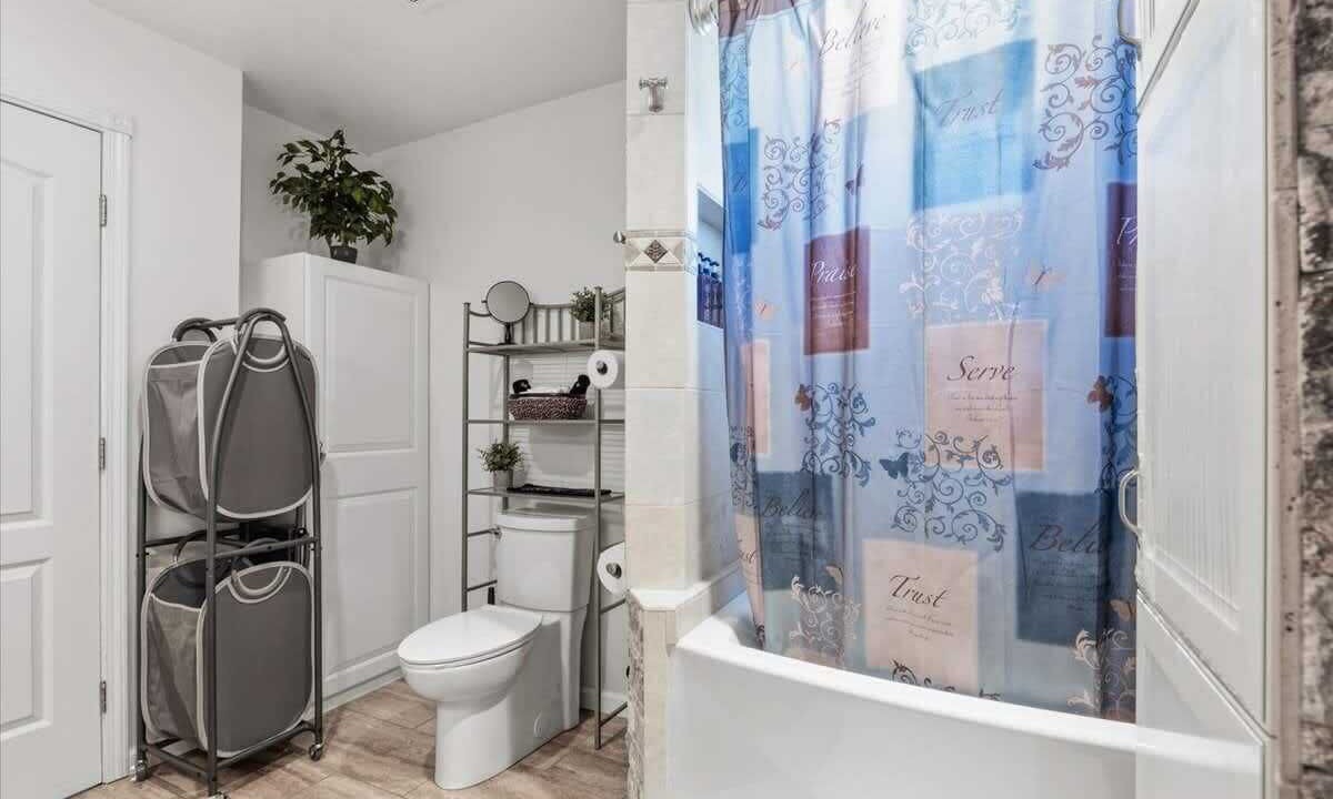 Photo of Bathroom in Townsite