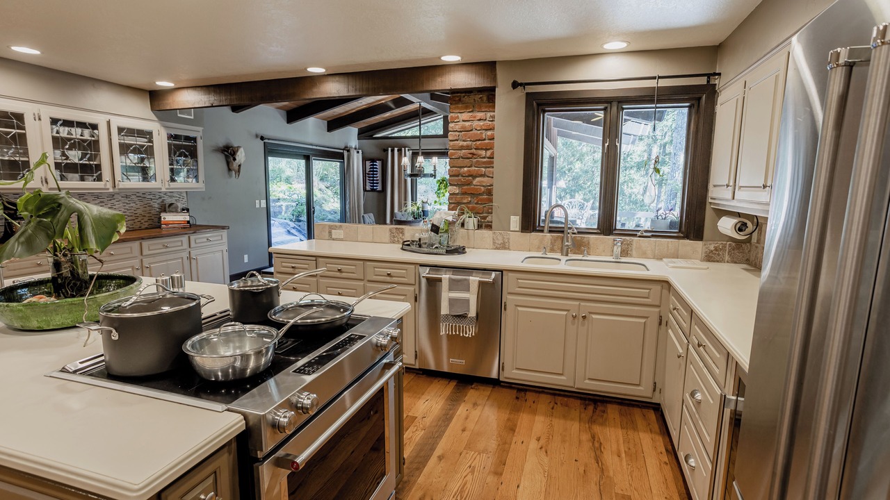Photo of Kitchen in Rogue River