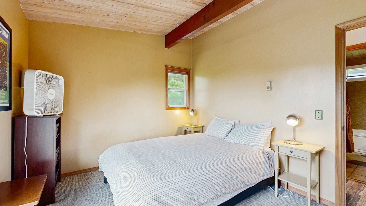 Photo of Bedroom in Neahkahnie Beach
