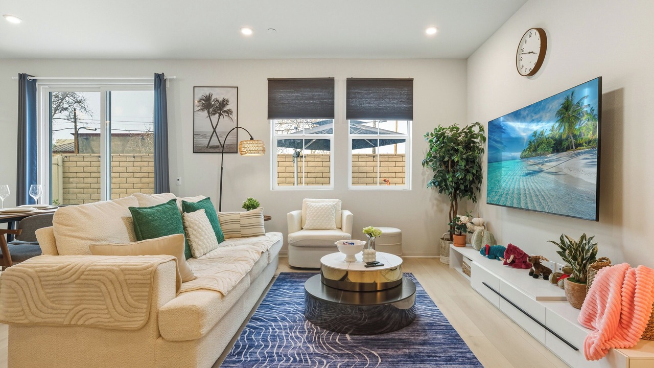 Photo of Livingroom in Westmont