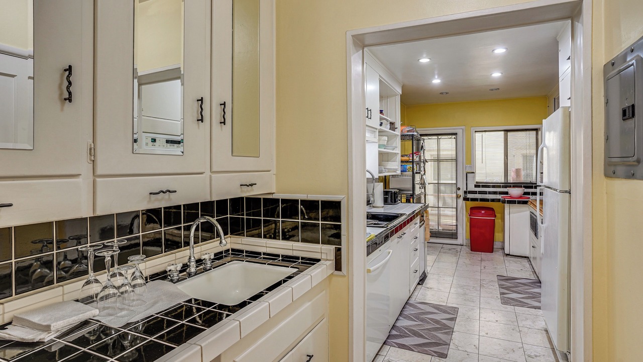 Photo of Kitchen in Alamitos Beach