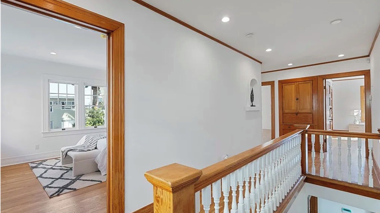 Photo of Others in Hollywood