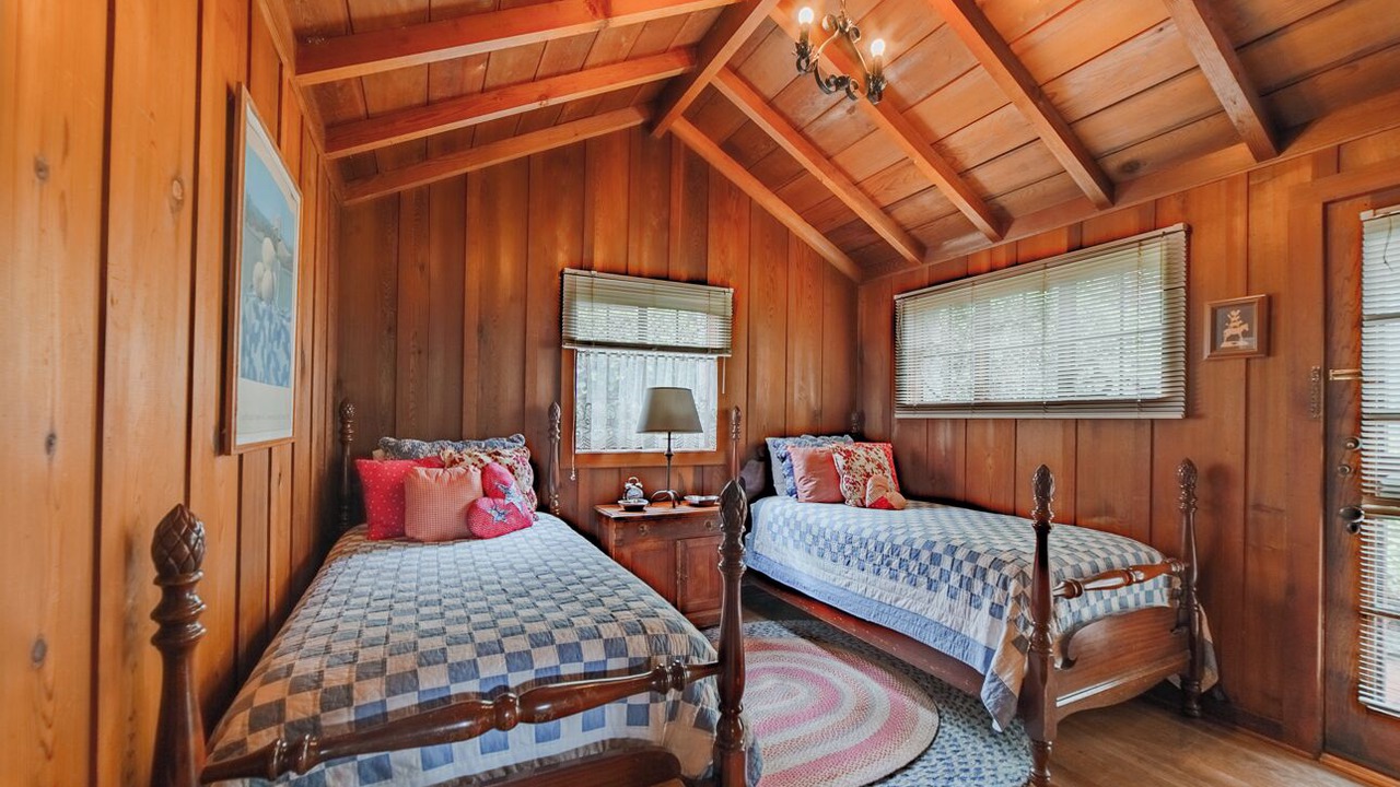 Photo of Bedroom in Golden Rectangle