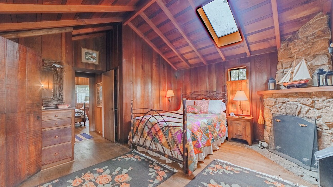 Photo of Bedroom in Golden Rectangle