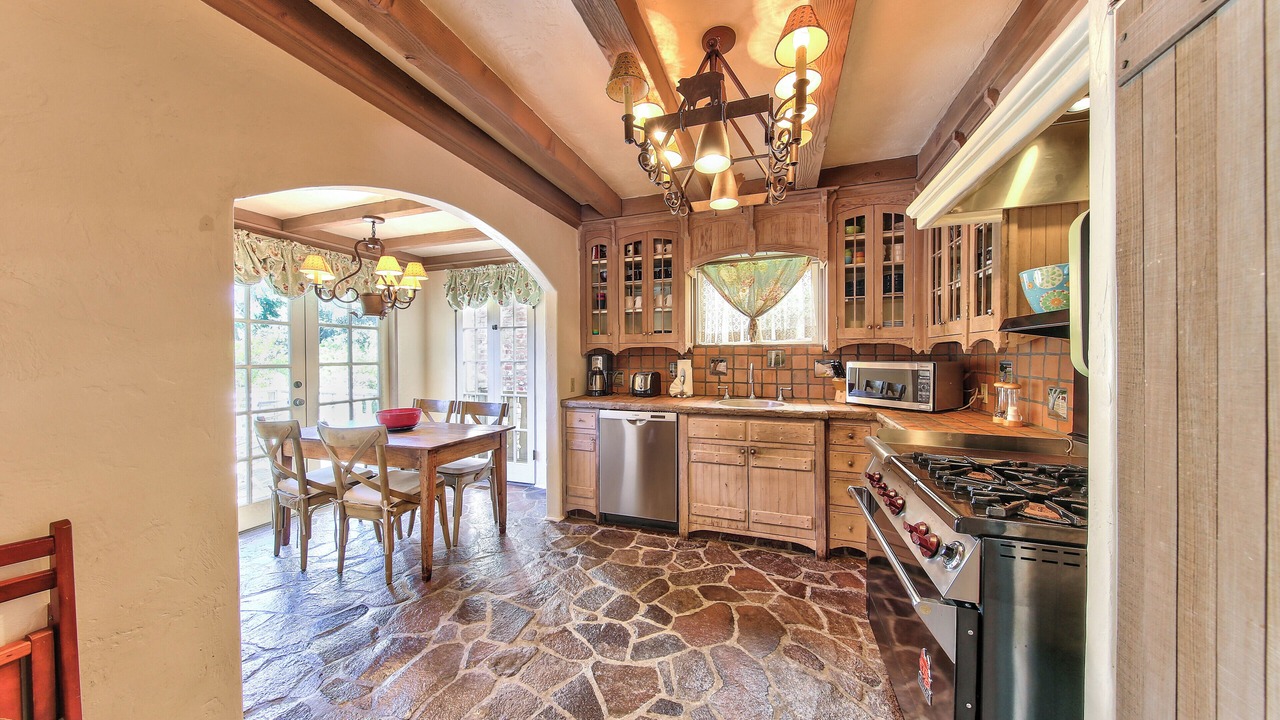Photo of Kitchen in Golden Rectangle