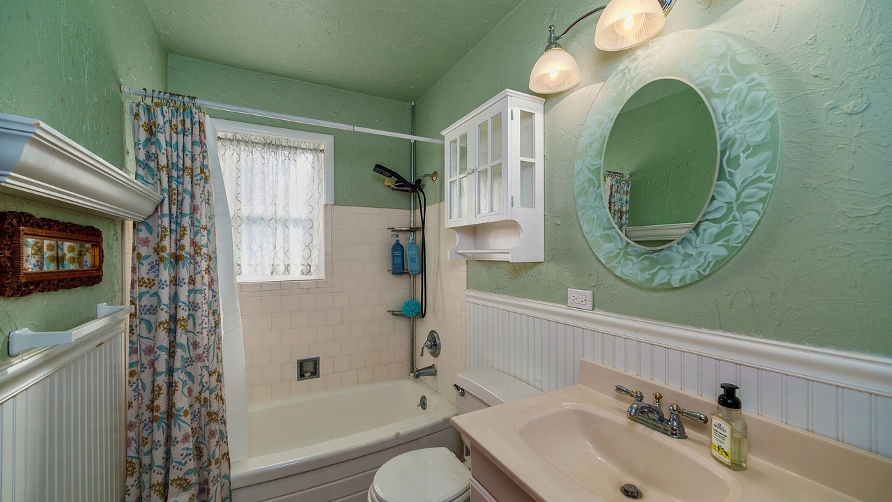 Photo of Bathroom in Sierra Tract