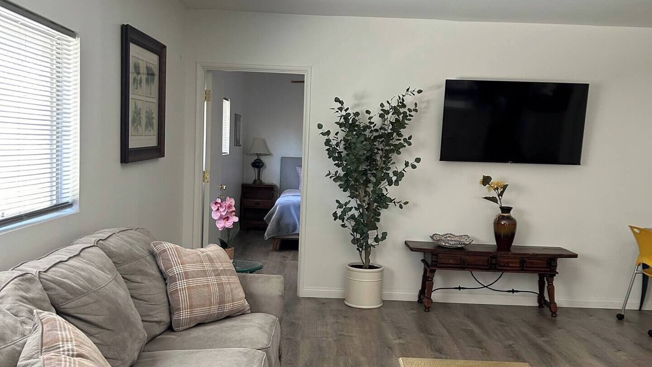 Photo of Livingroom in Northridge