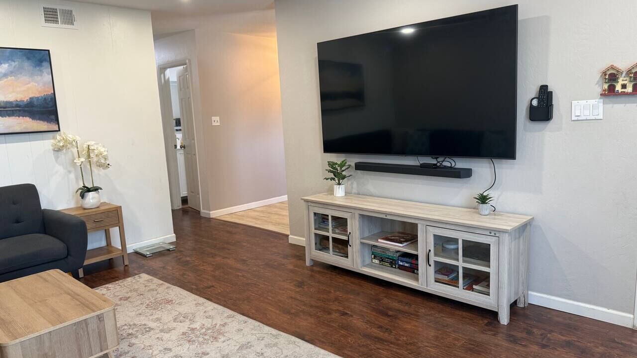 Photo of Livingroom in Fremont