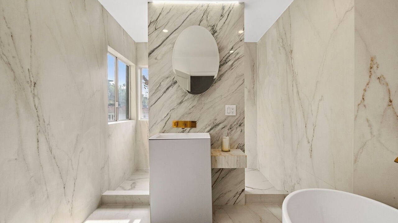 Photo of Bathroom in The Bird Streets