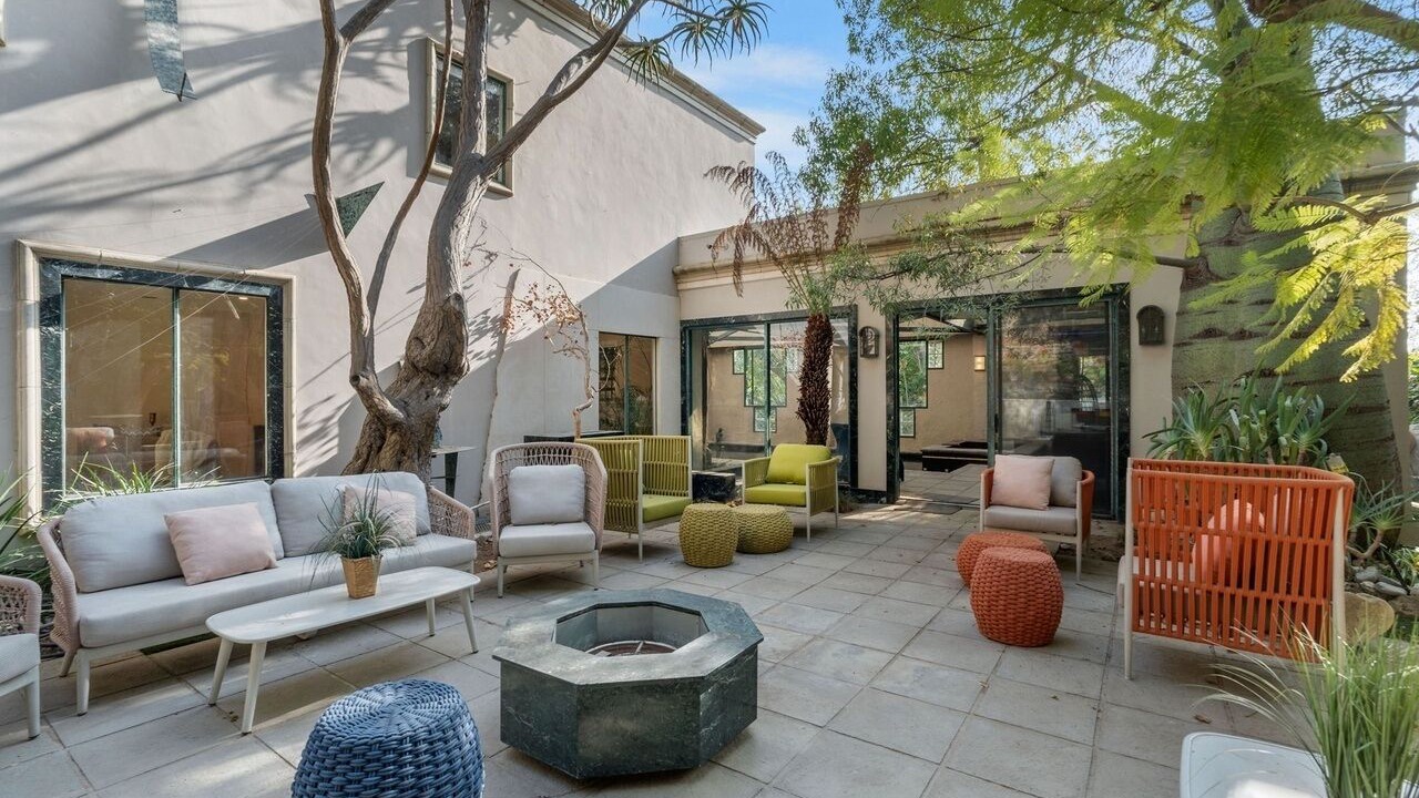 Photo of Patio Balcony in The Bird Streets